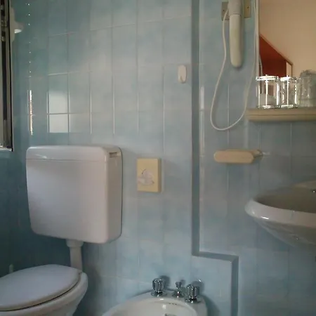 La Parigina 3*