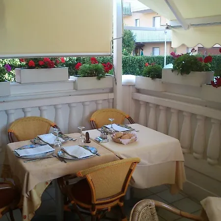 Hotell La Parigina 3*